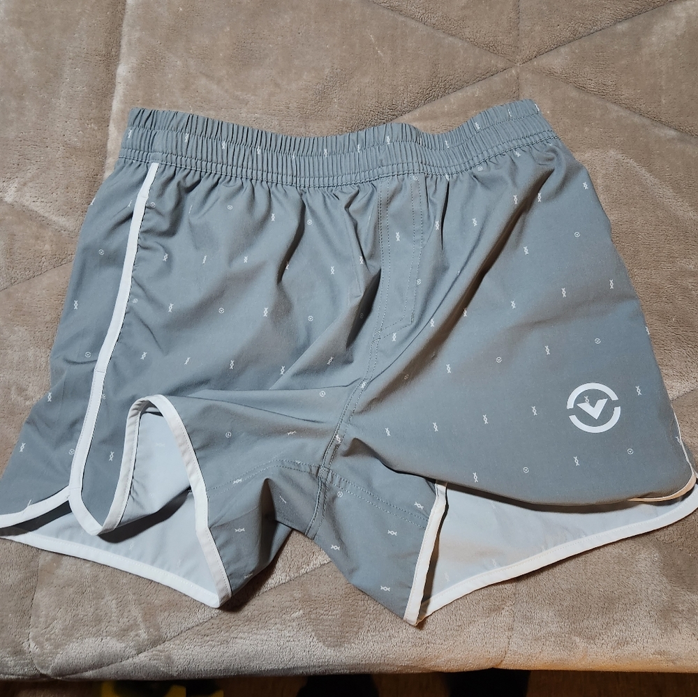 Virus medium high tide shorts